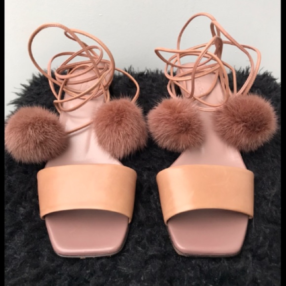 GUCCI Leather Sandals